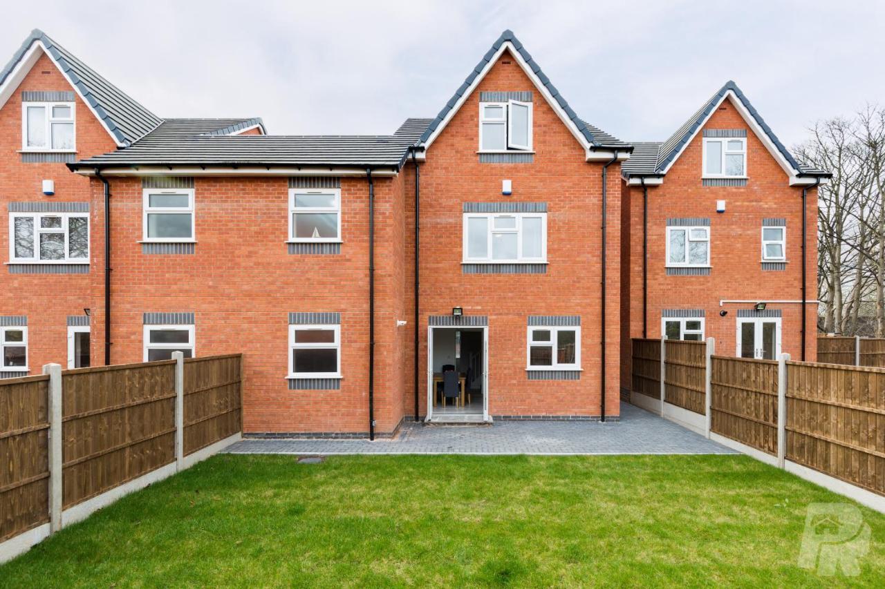 Birmingham Estate - Contractor & Group Accommodation - Secure Parking Buitenkant foto