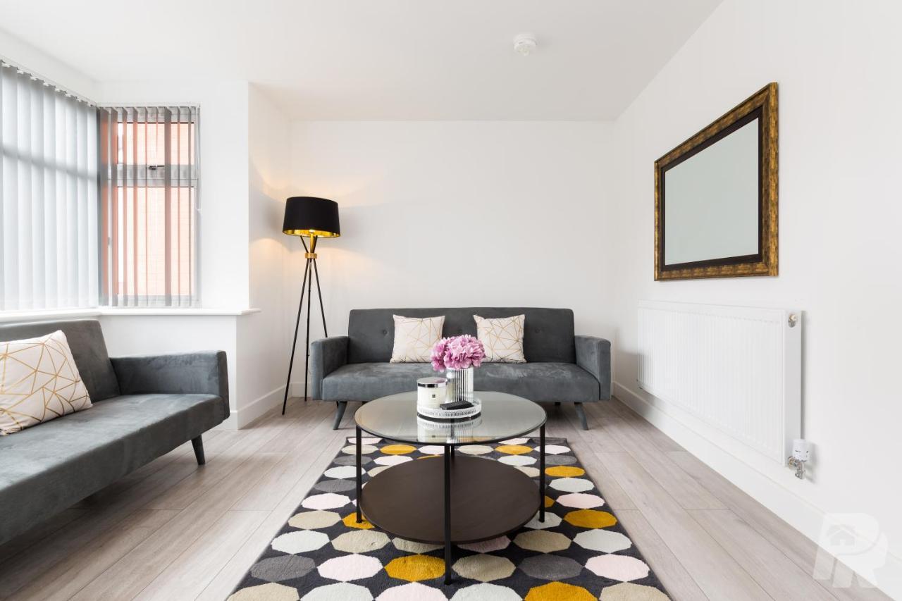 Birmingham Estate - Contractor & Group Accommodation - Secure Parking Buitenkant foto