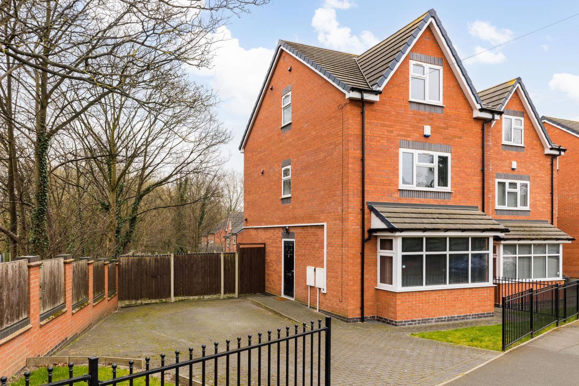 Birmingham Estate - Contractor & Group Accommodation - Secure Parking Buitenkant foto